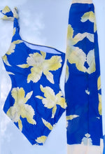 Load image into Gallery viewer, Blue Ocean 2 Pieces Swimsuit
